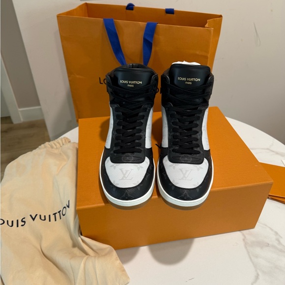 Like new - Picture 11 of 16